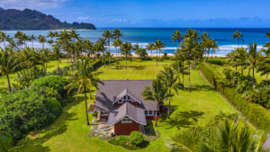 Hanalei luxury vacation villa sitting near the beach in Kauai